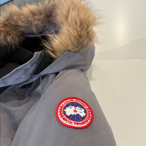 Canada Goose Kensington Parka - Picture 5 of 8